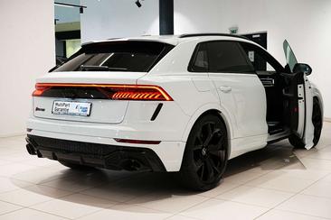 Audi RSQ8 — photo 47