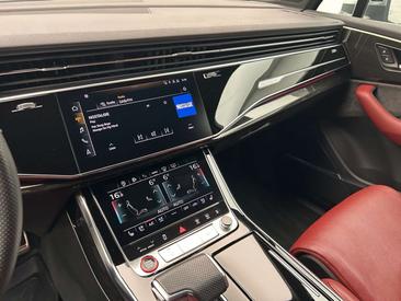Audi SQ7 TFSI — photo 6