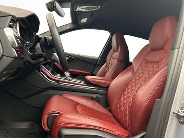 Audi SQ7 TFSI — photo 10