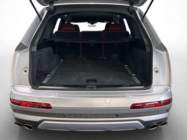 Audi SQ7 TFSI — photo 11