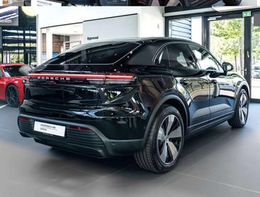 Porsche Macan I Electric — photo 4