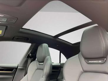 Porsche Macan I 4 Electric — photo 9