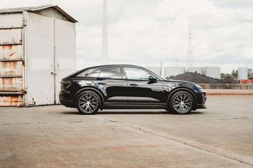 Porsche Macan I 4 Electric — photo 4