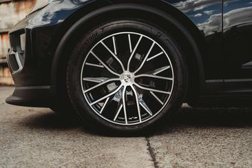 Porsche Macan I 4 Electric — photo 8