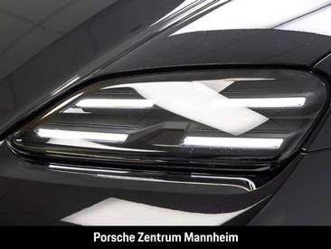 Porsche Macan I 4 Electric — photo 13
