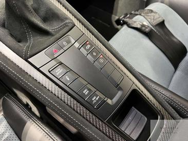 Porsche 718 Cayman GT4 RS — photo 14