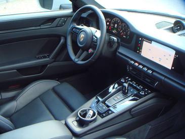 Porsche 911 Carrera GTS — photo 6