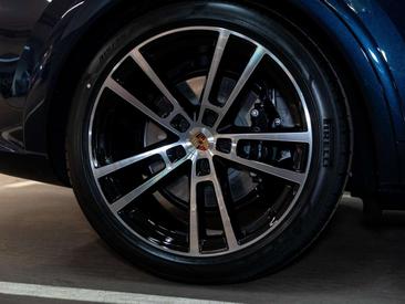 Porsche Cayenne S E-Hybrid — photo 12