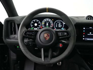 Porsche Cayenne Turbo E-Hybrid — photo 4
