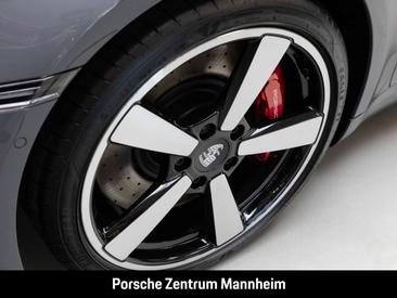 Porsche 911 Carrera S — photo 31