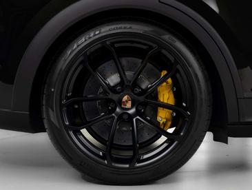 Porsche Cayenne Turbo E-Hybrid — photo 22