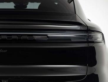 Porsche Cayenne Turbo E-Hybrid — photo 32
