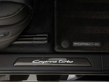 Porsche Cayenne Turbo E-Hybrid — photo 33