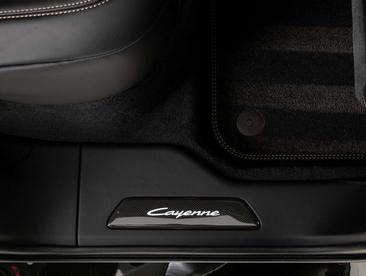 Porsche Cayenne Turbo E-Hybrid — photo 34