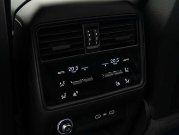 Porsche Cayenne Turbo E-Hybrid — photo 17