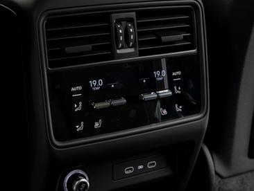 Porsche Cayenne Turbo E-Hybrid — photo 17