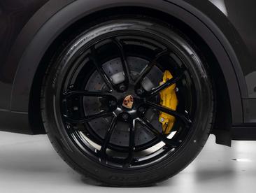 Porsche Cayenne Turbo E-Hybrid — photo 19