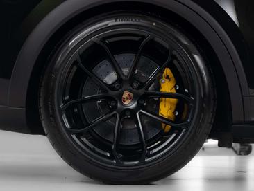 Porsche Cayenne Turbo E-Hybrid — photo 19