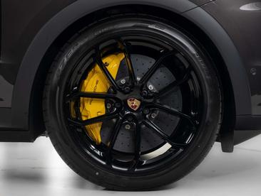 Porsche Cayenne Turbo E-Hybrid — photo 20