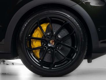 Porsche Cayenne Turbo E-Hybrid — photo 20