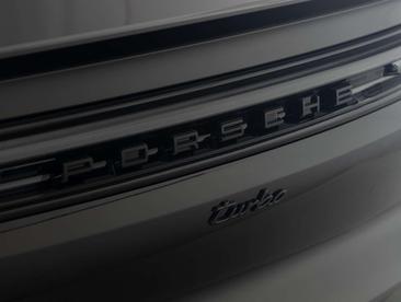 Porsche Cayenne Turbo E-Hybrid — photo 25