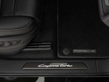 Porsche Cayenne Turbo E-Hybrid — photo 30
