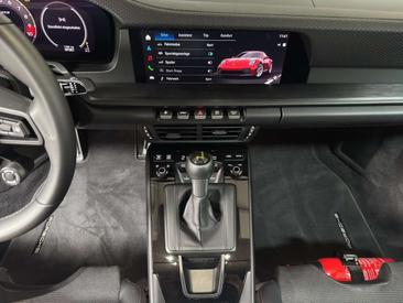 Porsche 911 GT3 Touring — photo 12