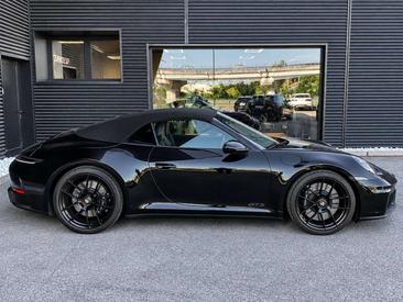 Porsche 911 Cabriolet Carrera GTS — photo 7