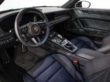 Porsche 911 Carrera GTS — photo 8