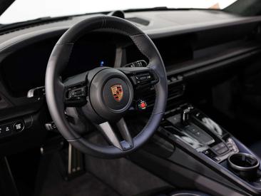 Porsche 911 Carrera GTS — photo 10