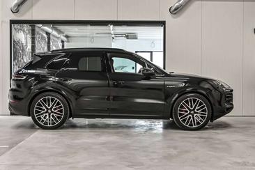 Porsche Cayenne S E-Hybrid — photo 8