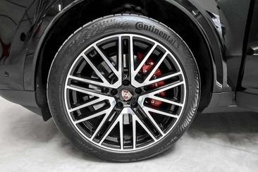 Porsche Cayenne S E-Hybrid — photo 11