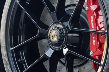 Porsche 911 Targa Targa 4 GTS — photo 11