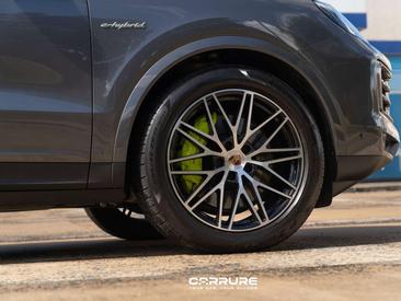 Porsche Cayenne E-Hybrid — photo 24