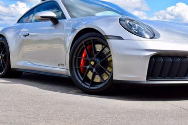 Porsche 911 Carrera GTS — photo 6