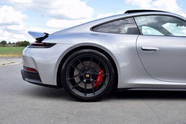 Porsche 911 Carrera GTS — photo 19
