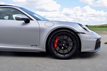 Porsche 911 Carrera GTS — photo 20
