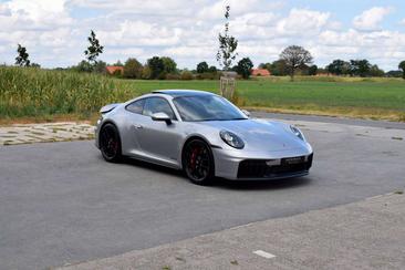 Porsche 911 Carrera GTS — photo 21
