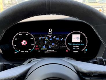 Porsche 911 Cabriolet Carrera GTS — photo 11