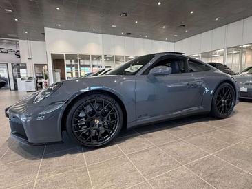 Porsche 911 Carrera GTS — photo 2
