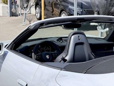 Porsche 911 Cabriolet Carrera GTS — photo 23