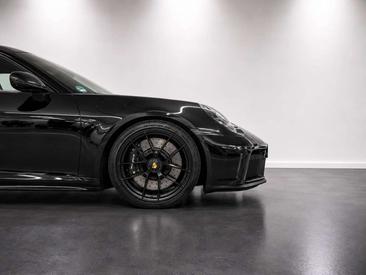 Porsche 911 Carrera GTS — photo 9