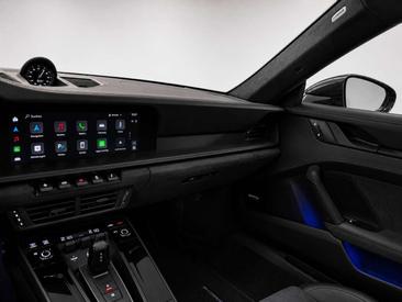 Porsche 911 Carrera GTS — photo 19