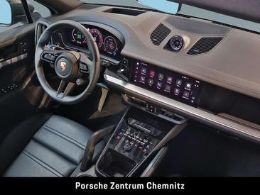 Porsche Cayenne E-Hybrid — photo 21