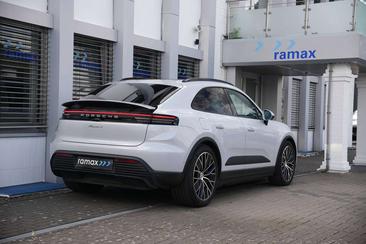 Porsche Macan I 4 Electric — photo 7
