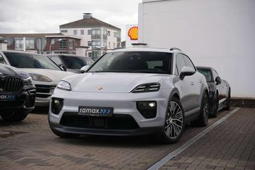 Porsche Macan I 4 Electric — photo 12