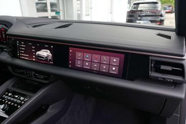 Porsche Macan I 4 Electric — photo 18