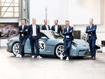 Porsche Macan I Electric — photo 37