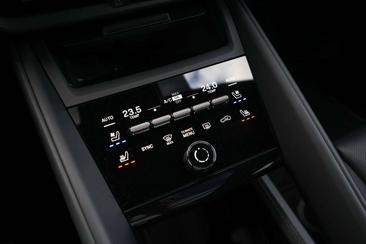 Porsche Macan I 4 Electric — photo 26