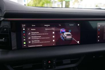 Porsche Macan I 4 Electric — photo 29